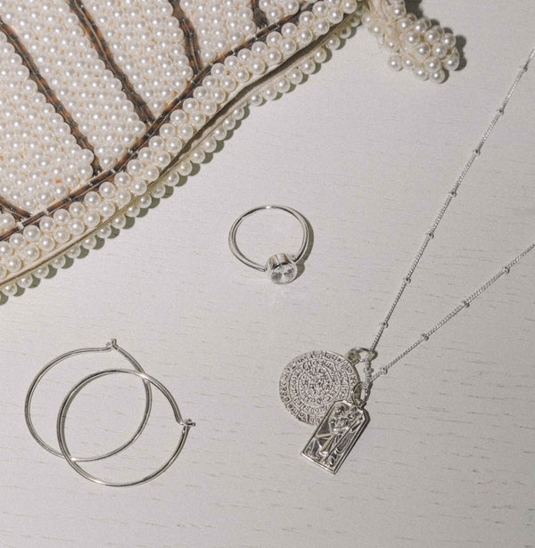 Les anneaux en argent Alice 30mm : de beaux bijoux de tous les jours